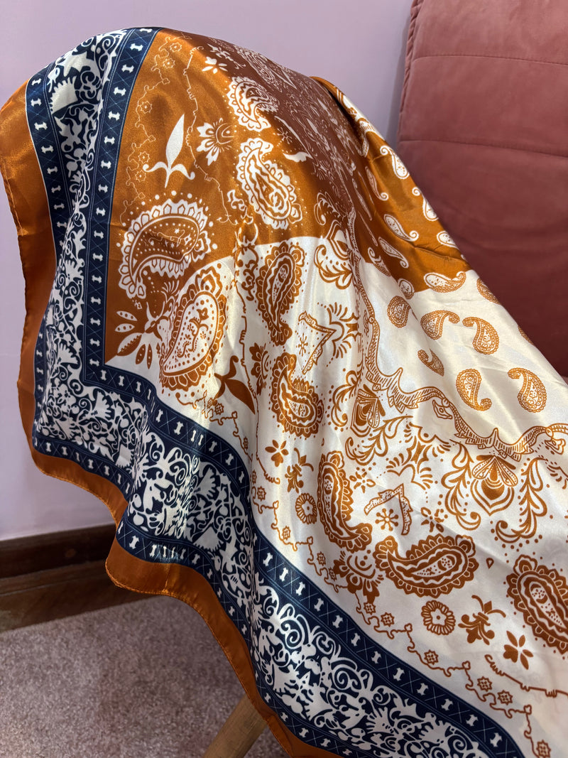 Lenço Cetim Estampa Paisley