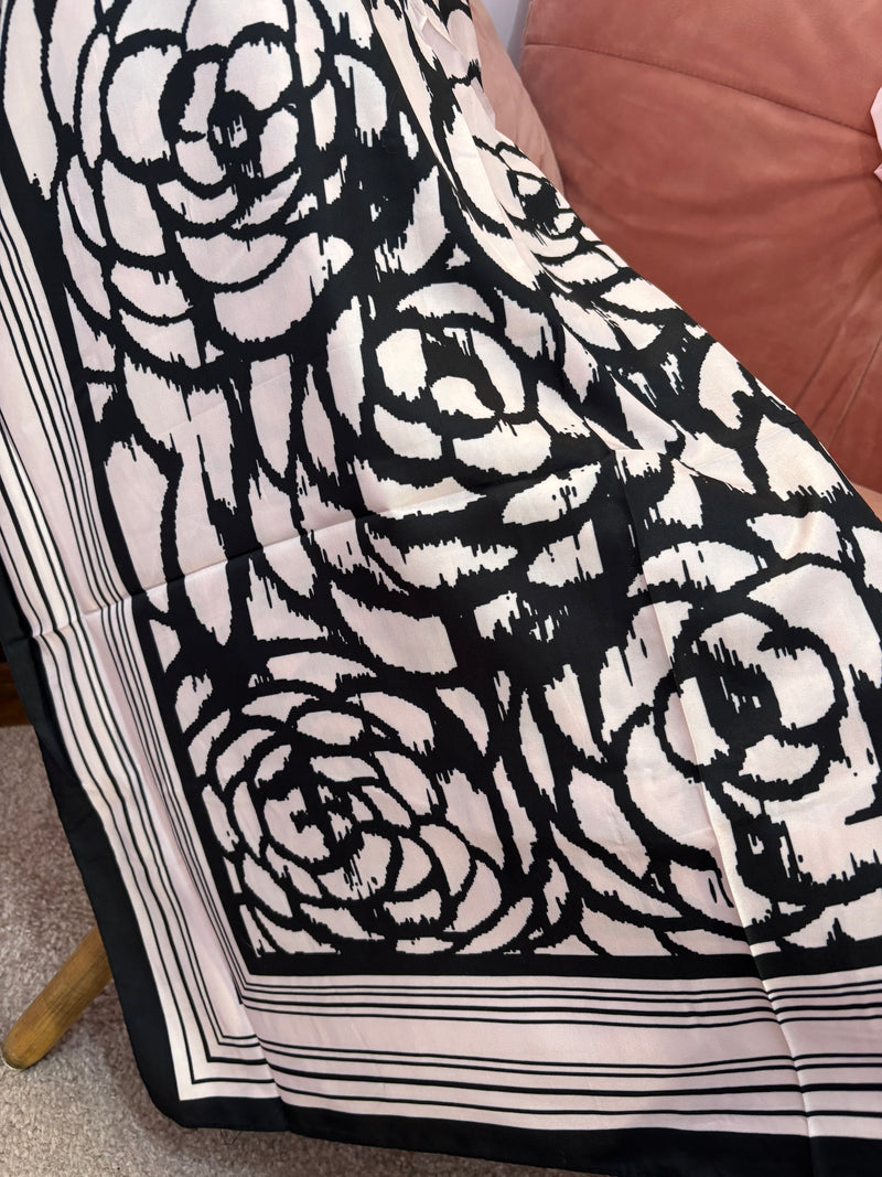 Lenço Floral Rosa Claro