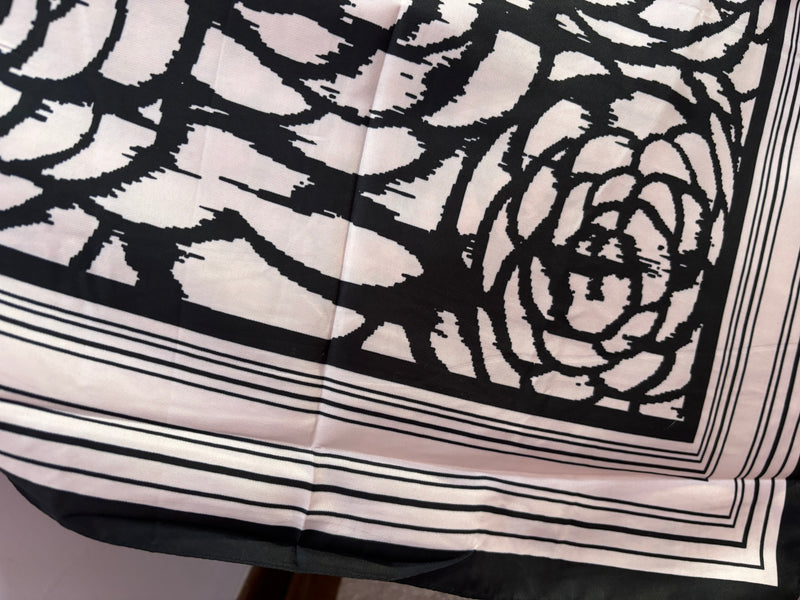 Lenço Floral Rosa Claro