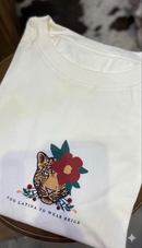 T-shirt Over Onça Floral Latina